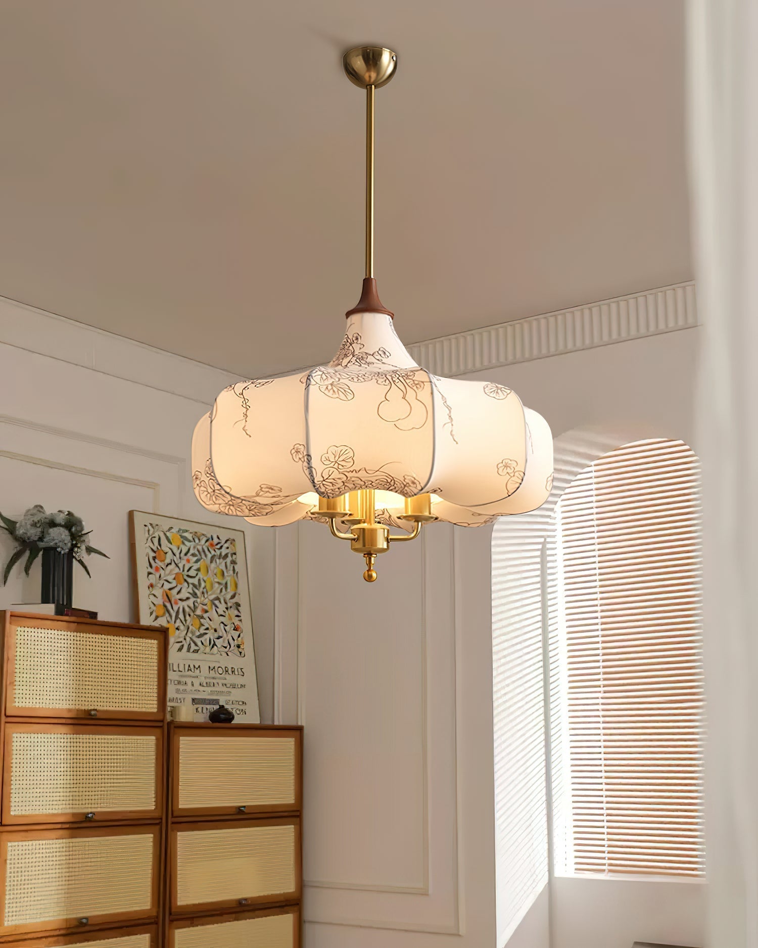 Layered White Fabric Wood Pendant Light / ∅ 19.7″ x H 18.9″ / Dia 50cm x H 48cm / Chain / Patterned